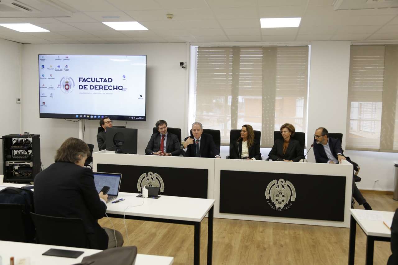 III Seminario Clásicos del Derecho Constitucional sobre “De la esencia y valor de la democracia (17 abril, Aula Polivalente I) 
