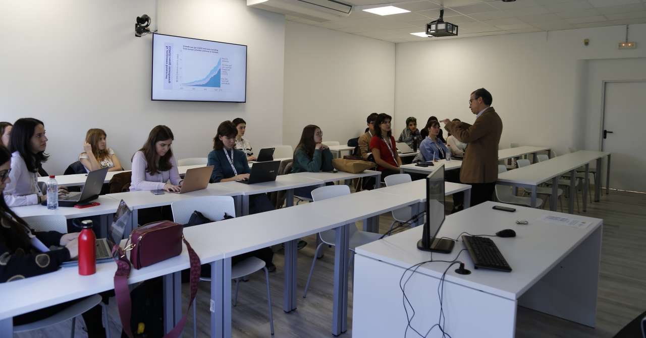 Seminario: Crisis constitucional en Perú: un presidencialismo asambleario (3 junio 2025)