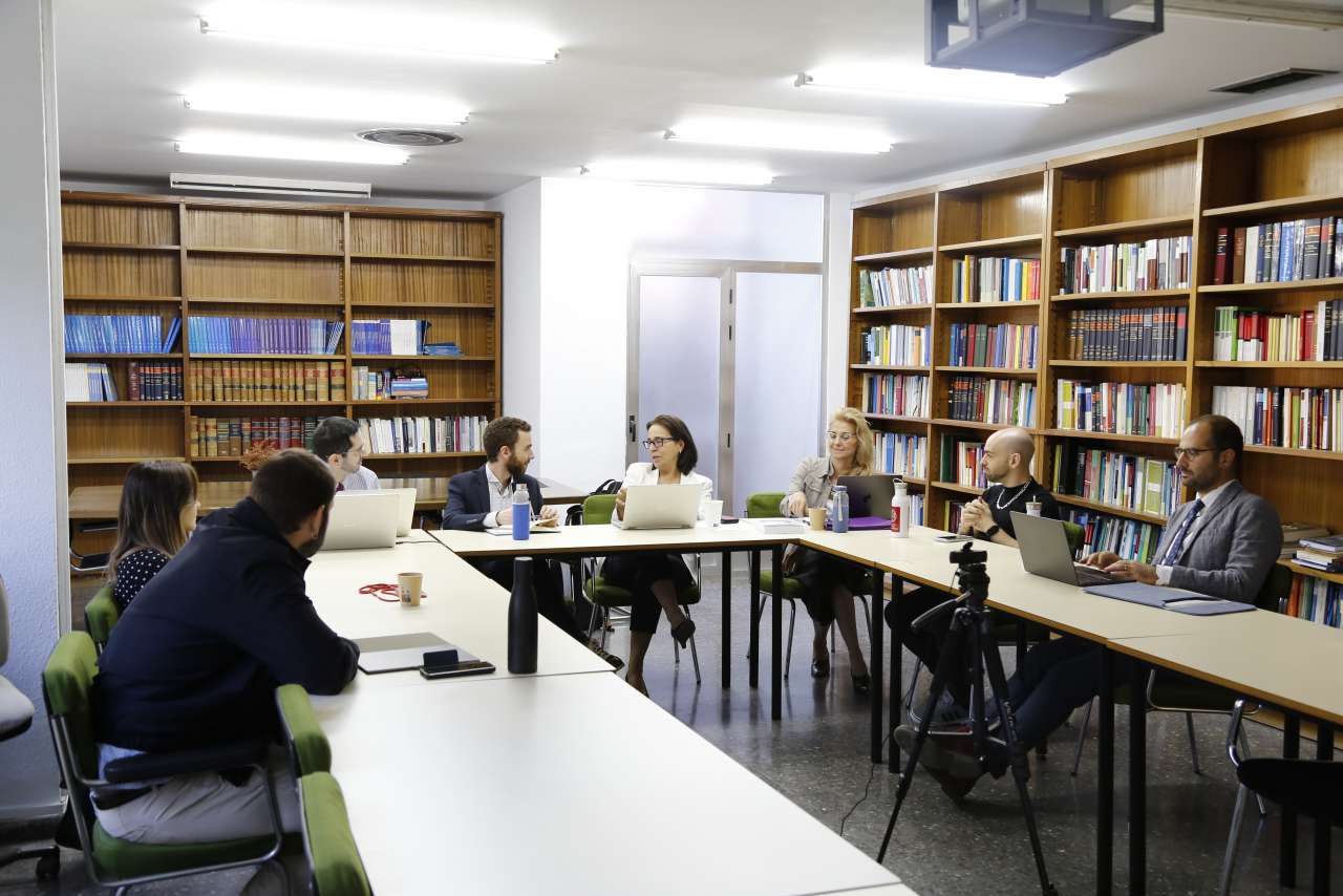 Seminario “Las Cortes Generales a examen: una radiografía al Parlamento español” (11 diciembre, Aula Polivalente II) 