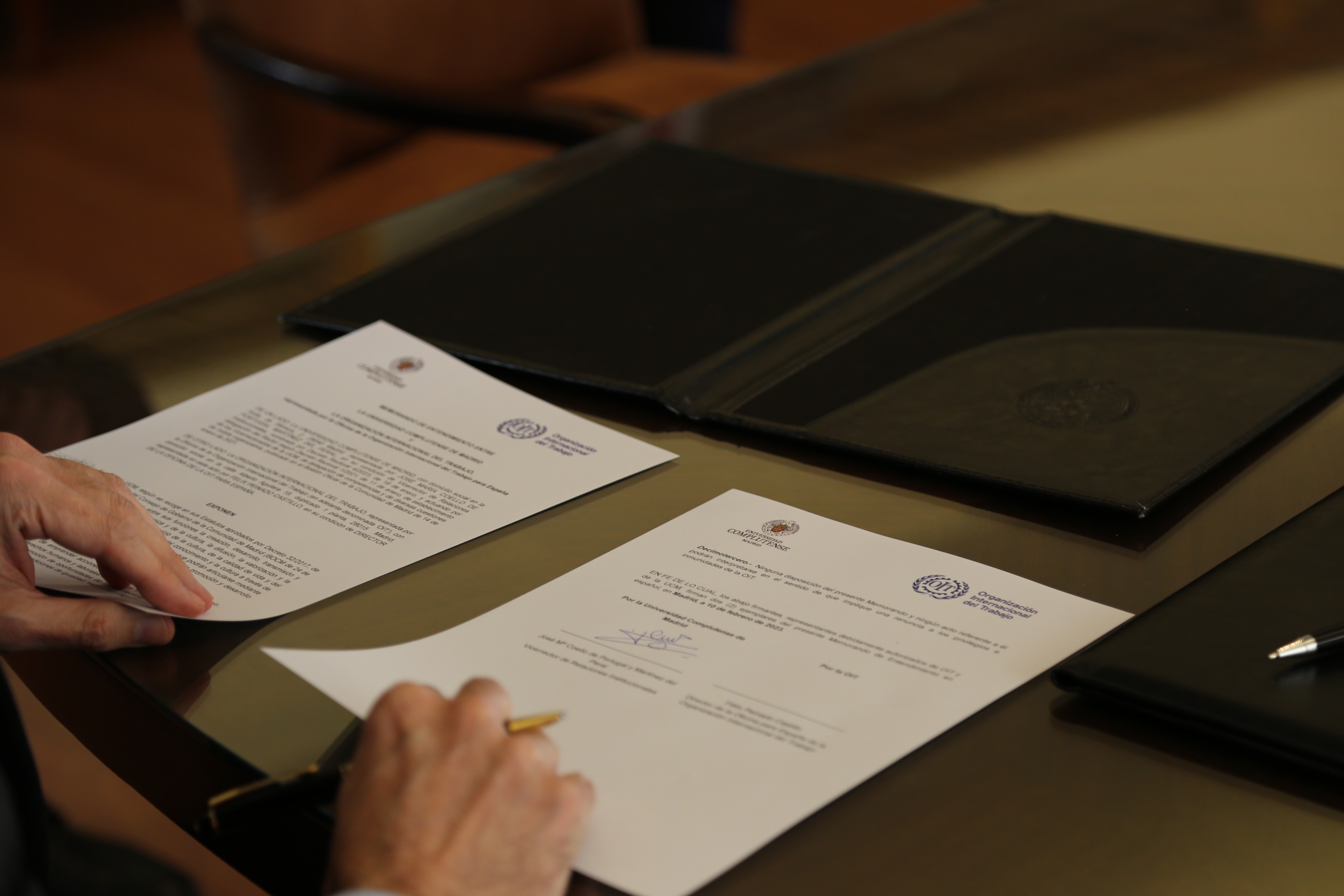 Firma del Convenio entre la UCM y la OIT en nuestra Facultad (10 febrero) - 1