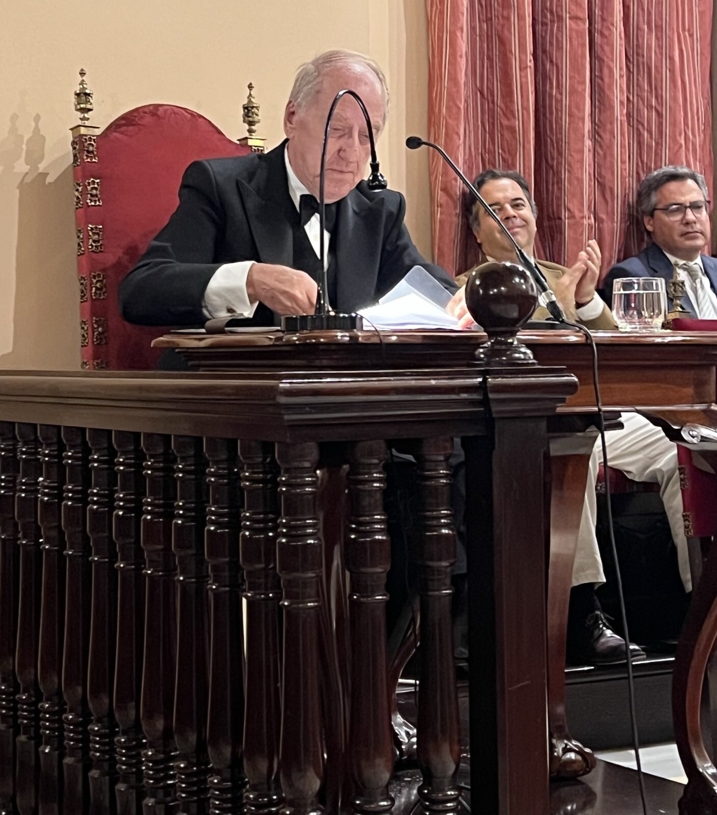 El Catedrático de la Facultad, Prof. D. Tomás-Ramón Fernández, ingresa en la Real Academia Sevillana de Legislación y Jurisprudencia el 14 de noviembre de 2023 